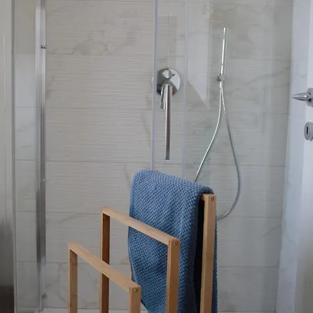 Apartamento La Milanese, Moderno Con Balcone - Metro Isola A 2 Min