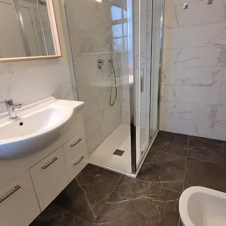 Apartamento La Milanese, Moderno Con Balcone - Metro Isola A 2 Min